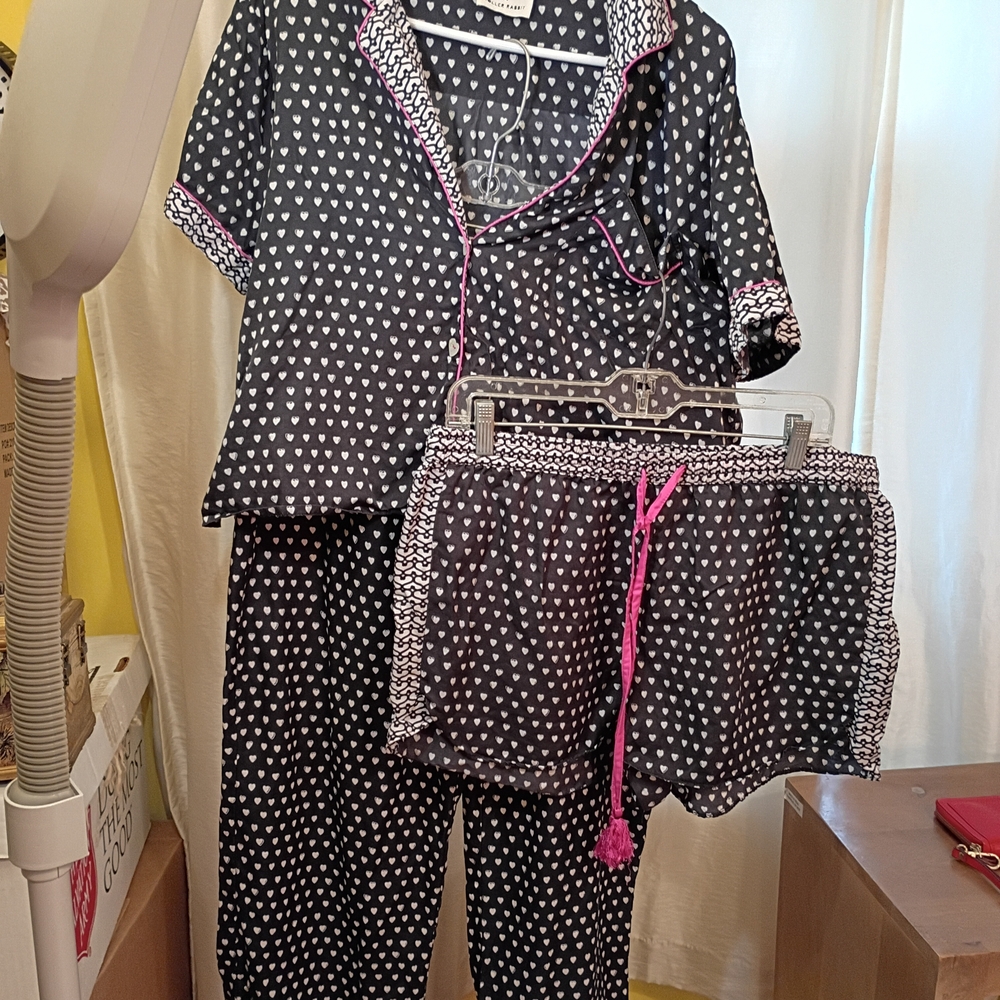 Roller Rabbit X Lele Sadoughi Heart Print Pajama Set - Black and Pink